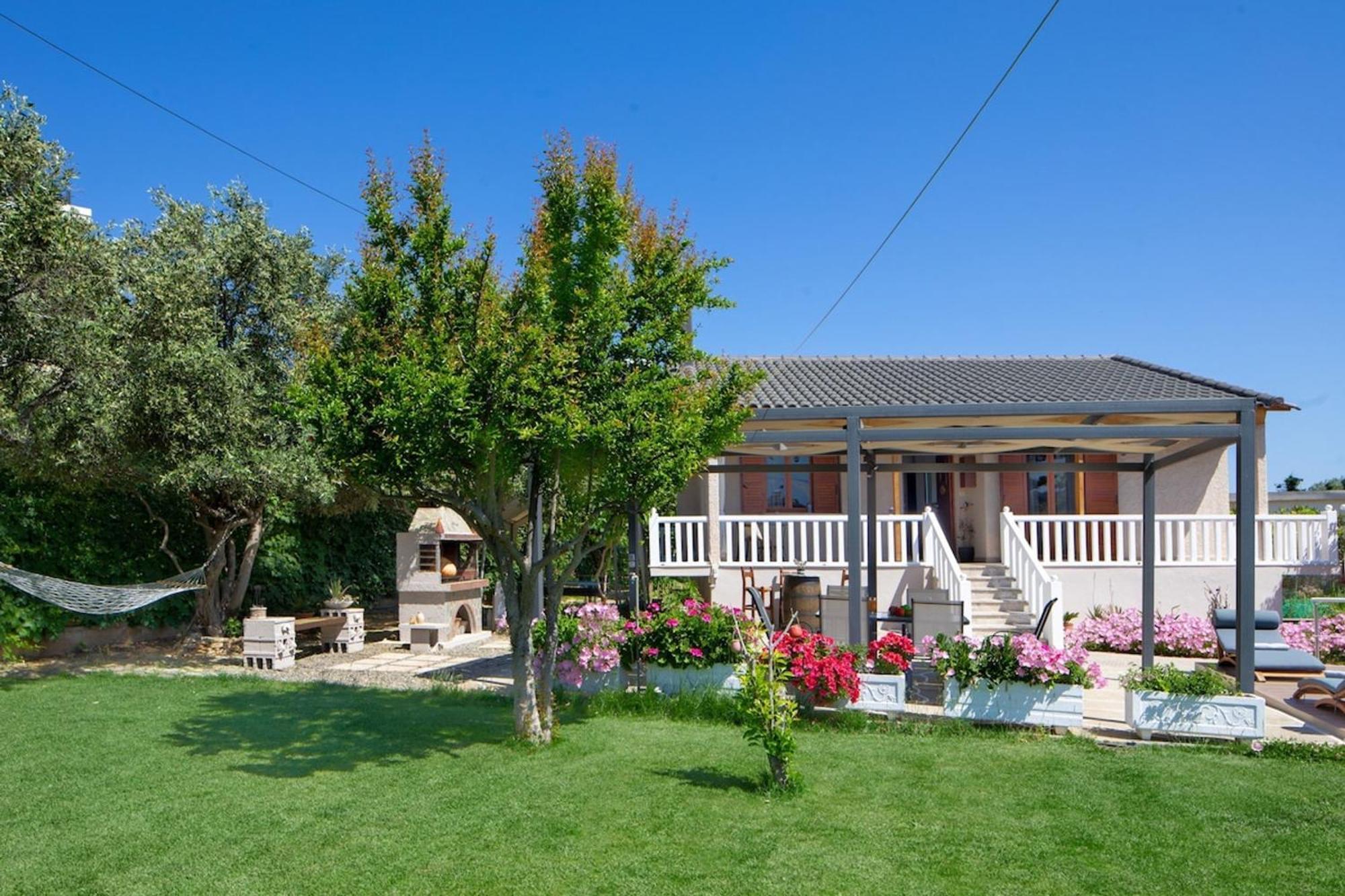 Santy Villa - Gerani Gerani  Exteriör bild